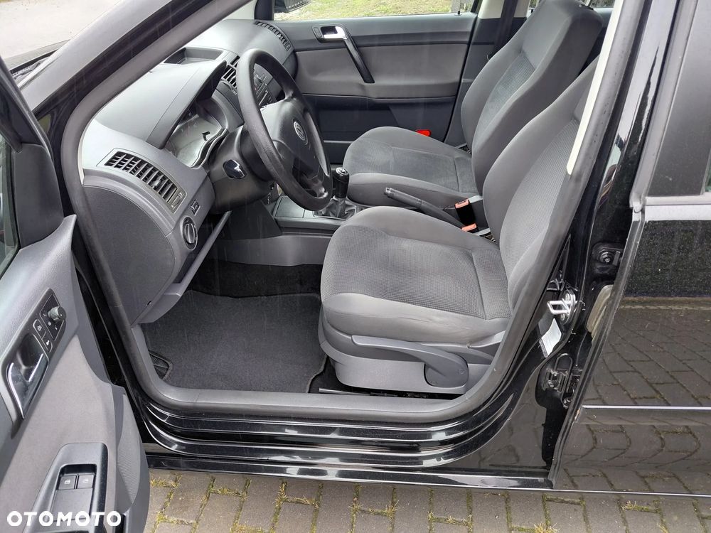 Volkswagen Polo 1.4 Comfortline - 24