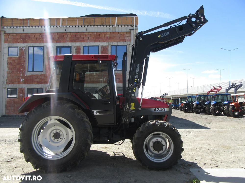 Case IH 4240 cu incarcator frontal - 4
