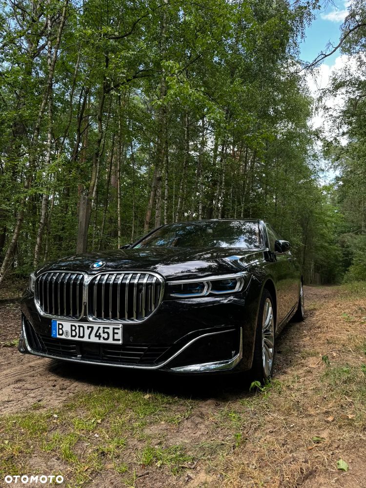 BMW Seria 7 745e - 3