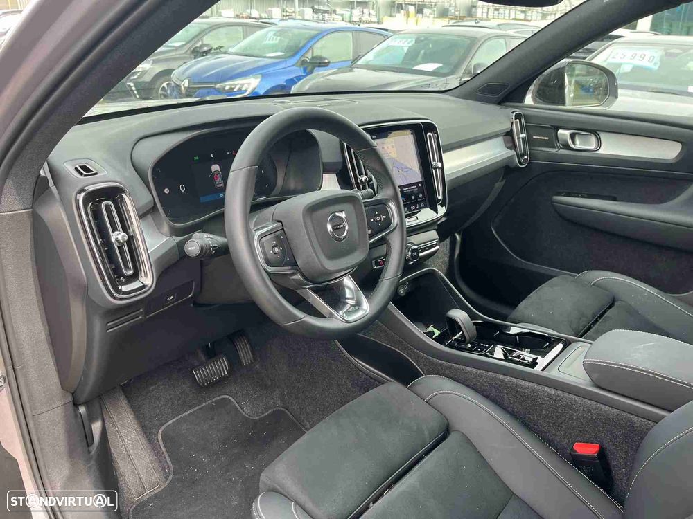 Volvo XC 40 2.0 B3 Plus Dark - 5