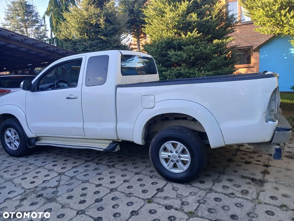 Toyota Hilux D4-D DLX 4x4 4os - 4