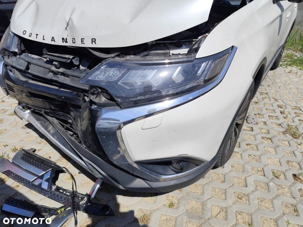 Mitsubishi Outlander - 14