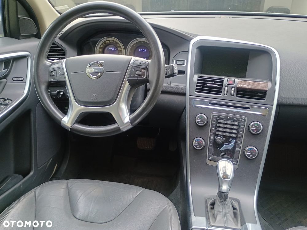 Volvo XC 60 D4 Geartronic Summum - 8