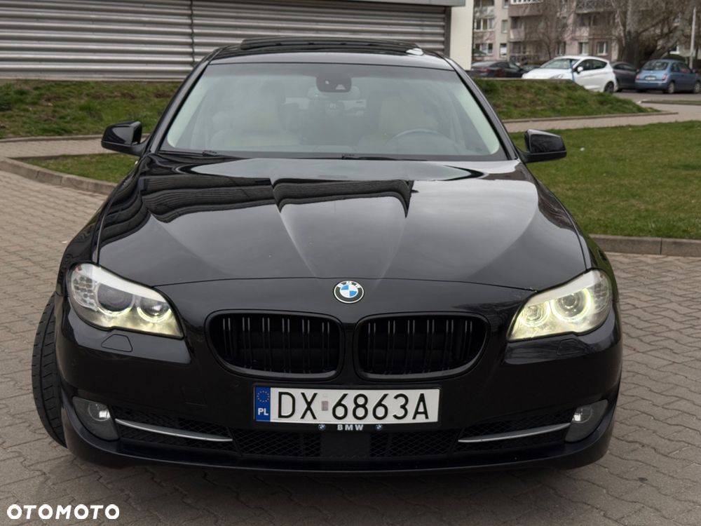 BMW Seria 5 525d Sport-Aut - 2