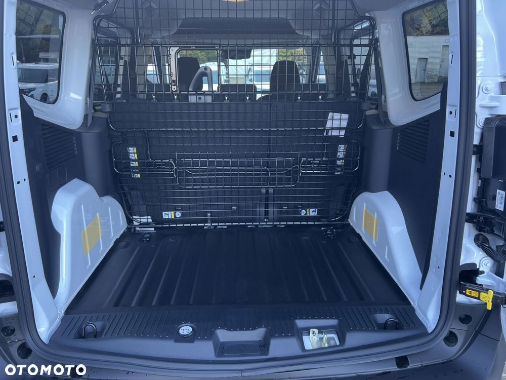 Ford Transit Courier - 16