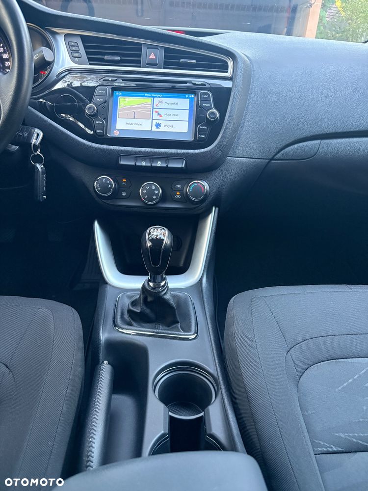 Kia Ceed - 10