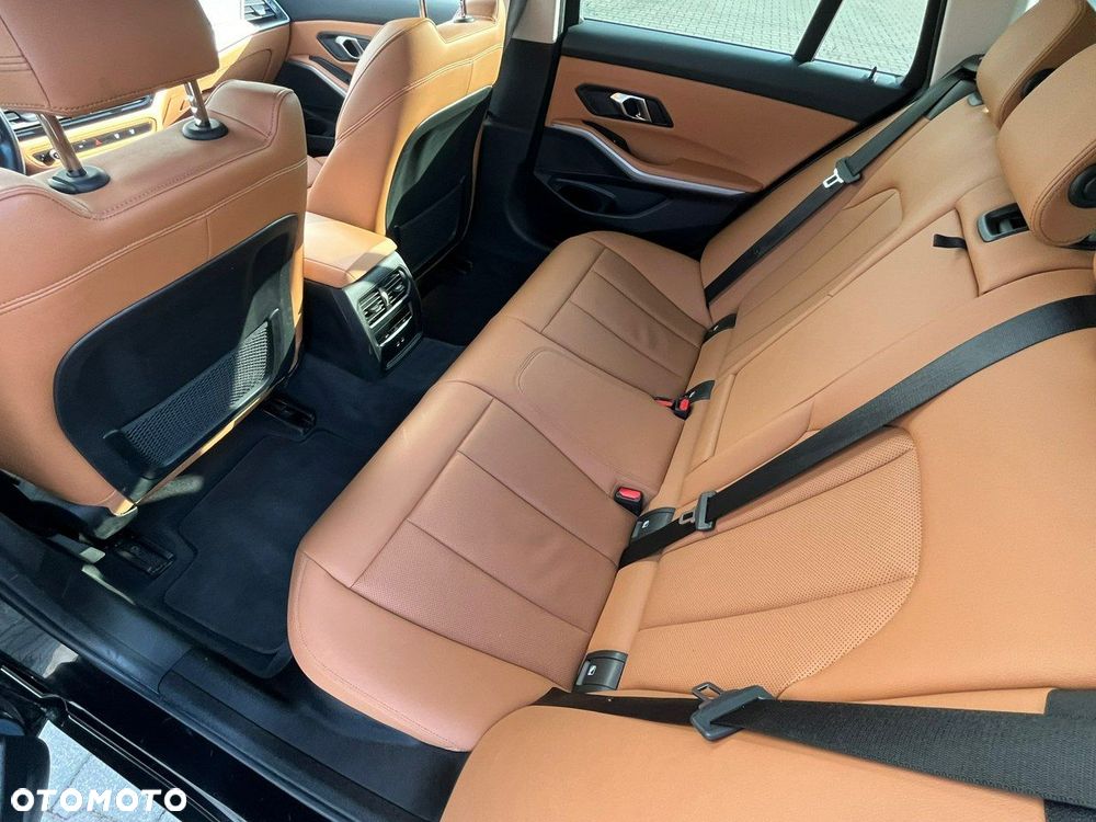 BMW Seria 3 330e xDrive Sport Line - 17