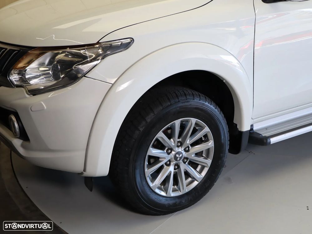 Mitsubishi L200 2.4 DI-D Club Intense Strakar 4WD - 10