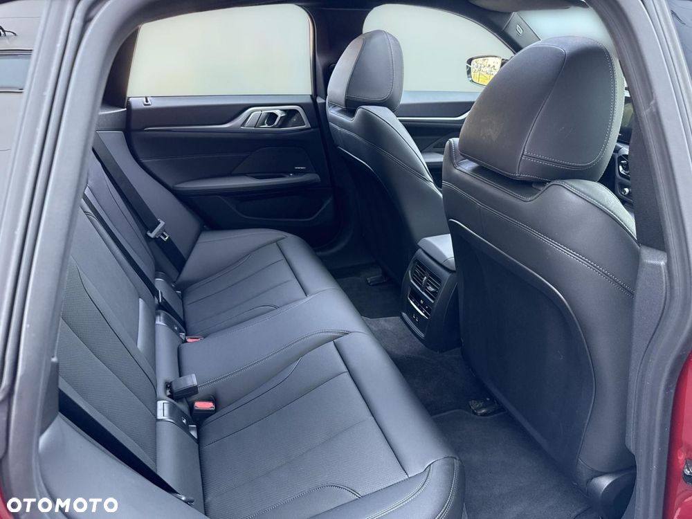 BMW i4 - 16
