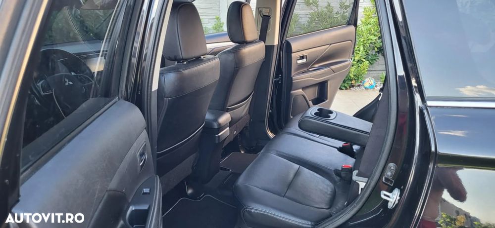 Mitsubishi Outlander - 22