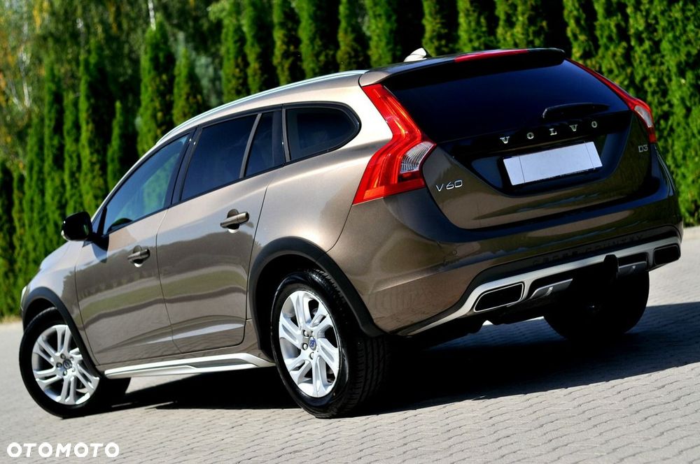 Volvo V60 Cross Country D3 Drive-E Momentum - 30