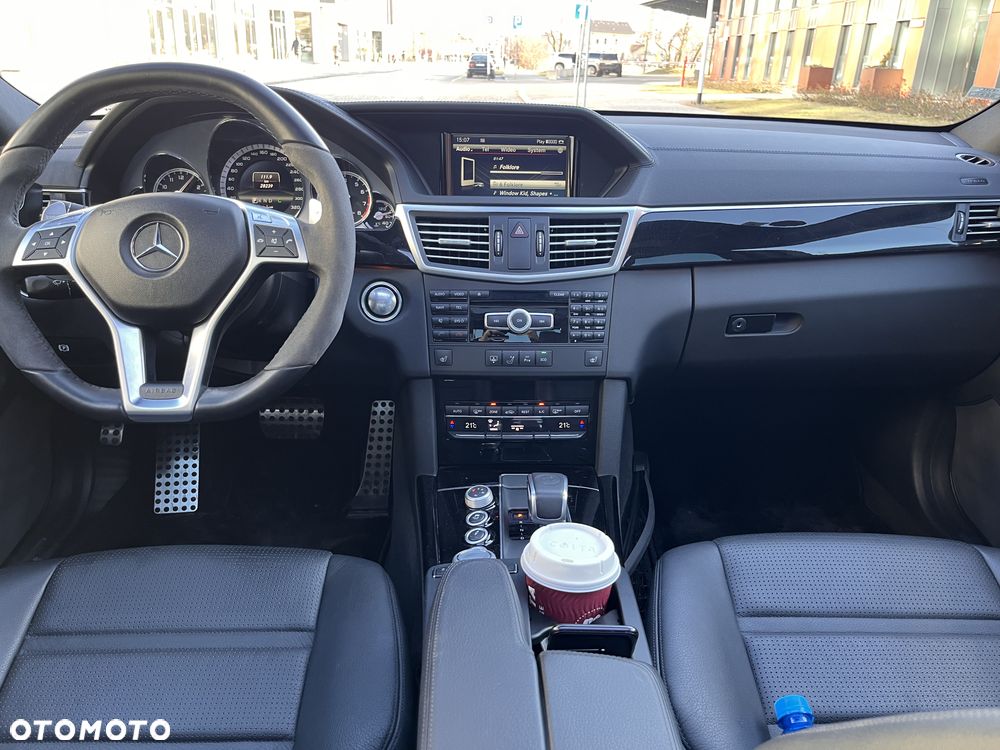 Mercedes-Benz Klasa E 63 AMG - 8