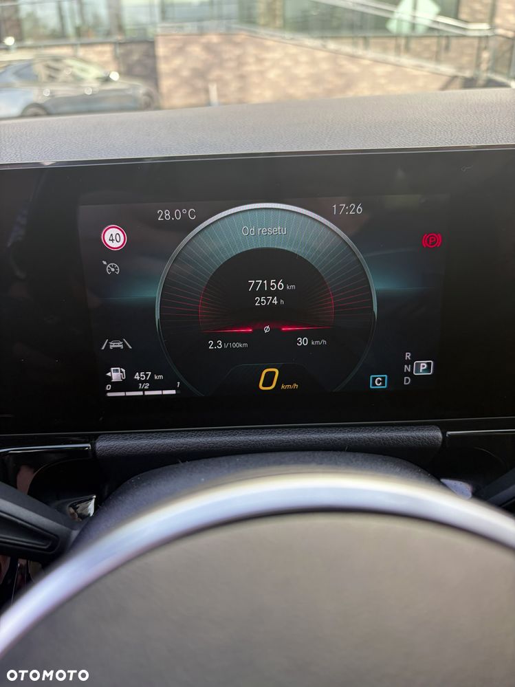 Mercedes-Benz GLA - 12