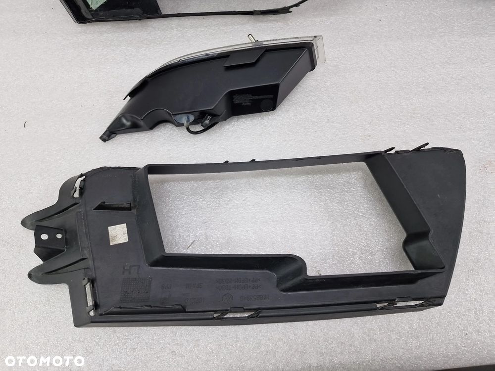 VW SCIROCCO 1K8 R20 / R-LINE LEWA + PRAWA KRATKA BOCZNA / KIERUNKOWSKAZ / LED  , NR 1K8853665D / 1K8853666D / 1K8853949 , NR AUKCJI KR397 - 18