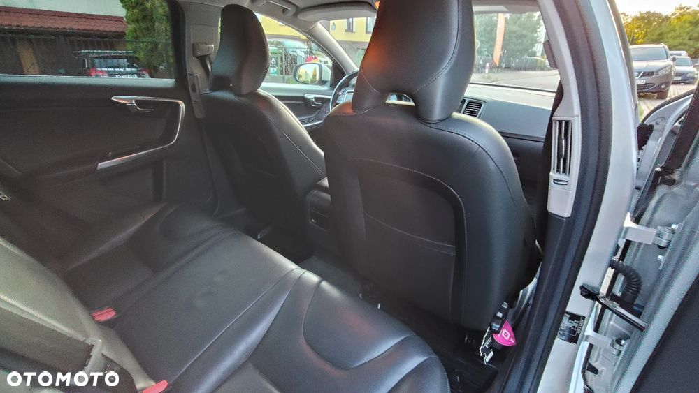 Volvo V60 D3 Drive-E Summum - 31