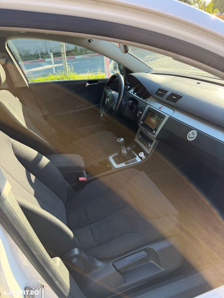 Volkswagen Passat 1.6 TDI BlueMotion Technology Comfortline - 6