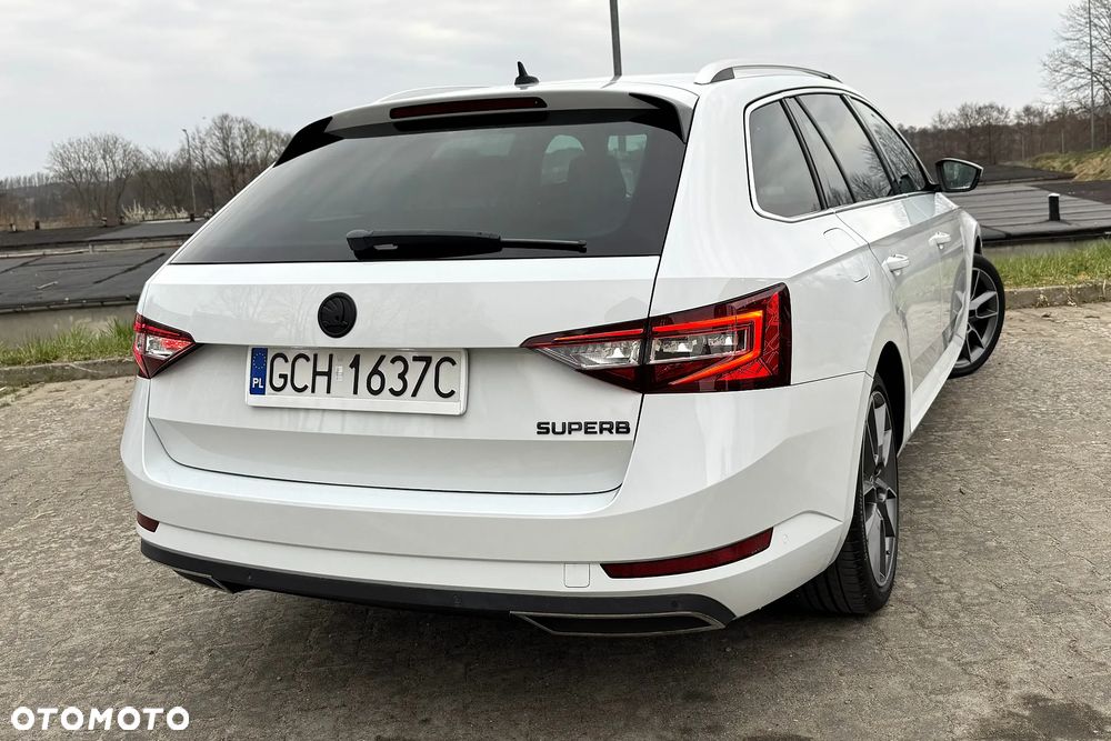 Skoda Superb 2.0 TDI Sportline - 20