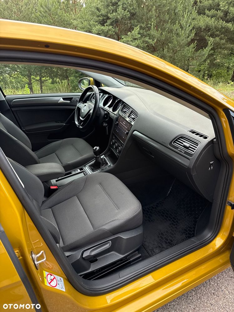 Volkswagen Golf - 16