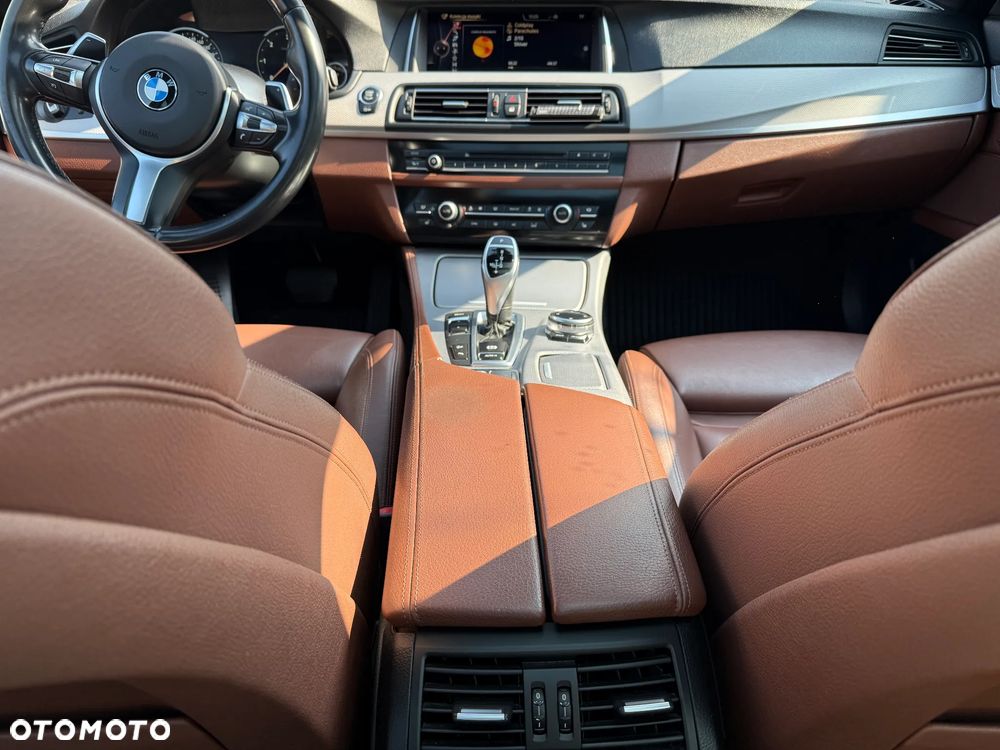 BMW Seria 5 525d xDrive - 6