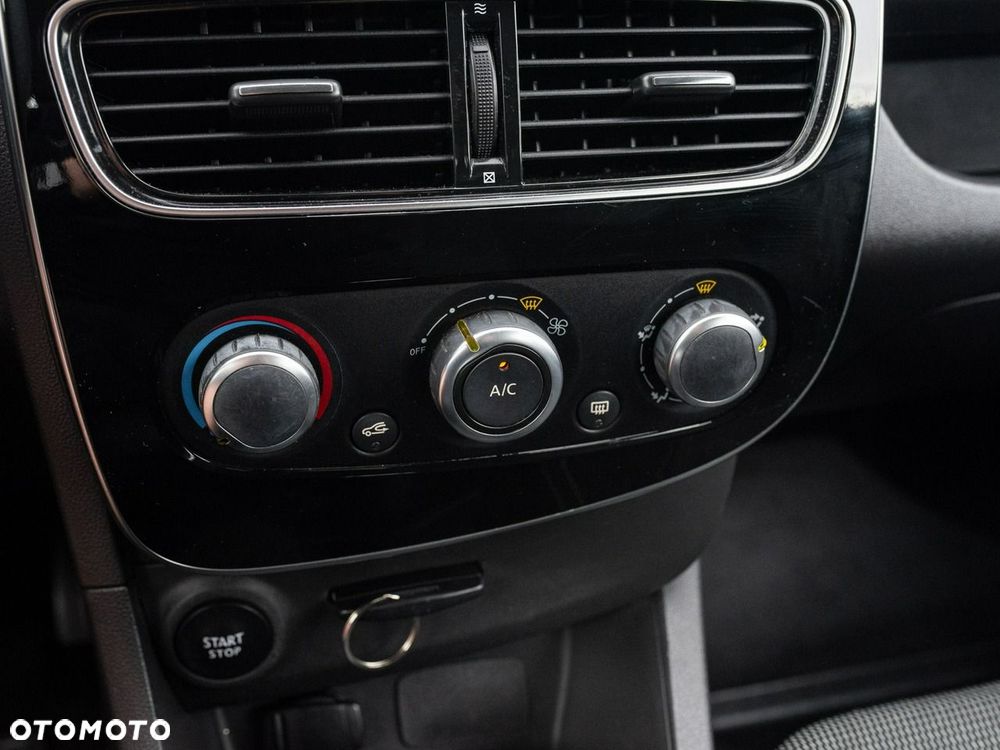Renault Clio - 17
