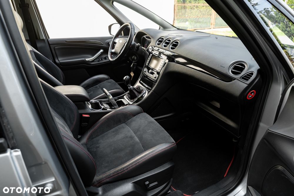 Ford S-Max 2.5 Titanium - 24