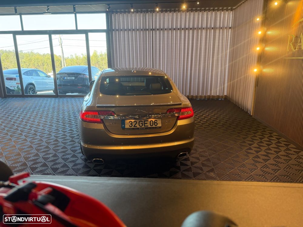 Jaguar XF 4.2 V8 Premium Luxury - 5