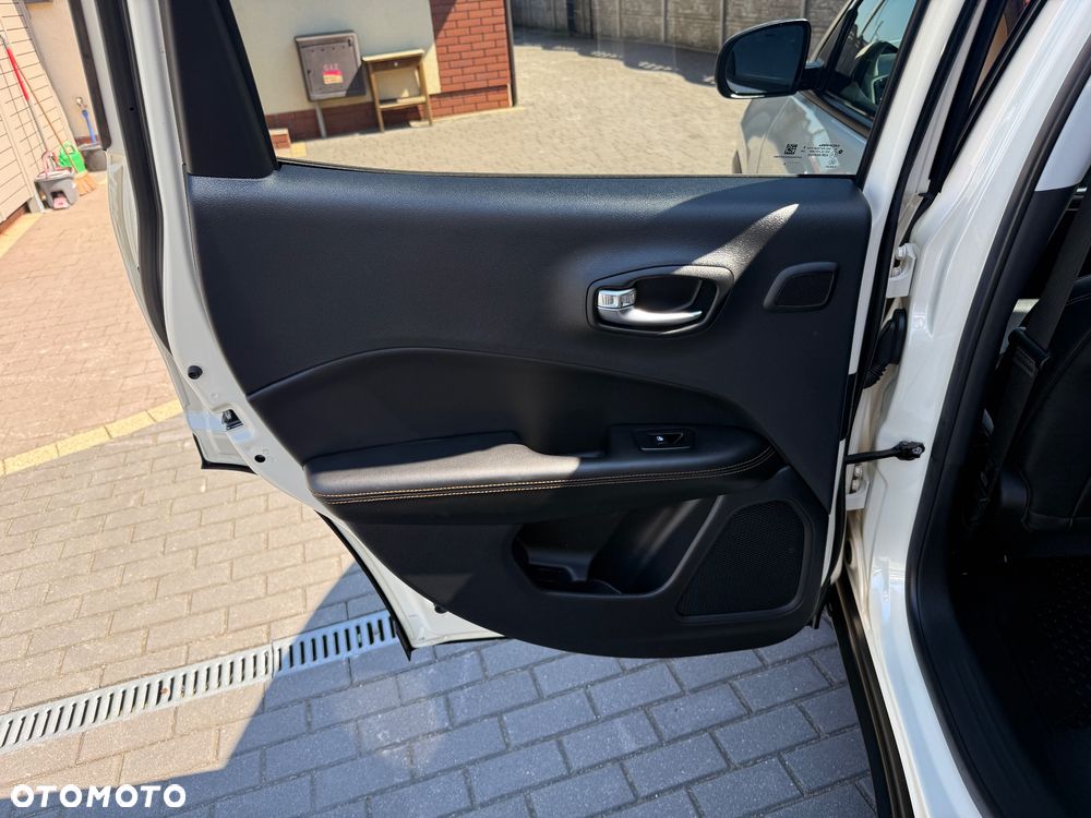Jeep Compass - 16