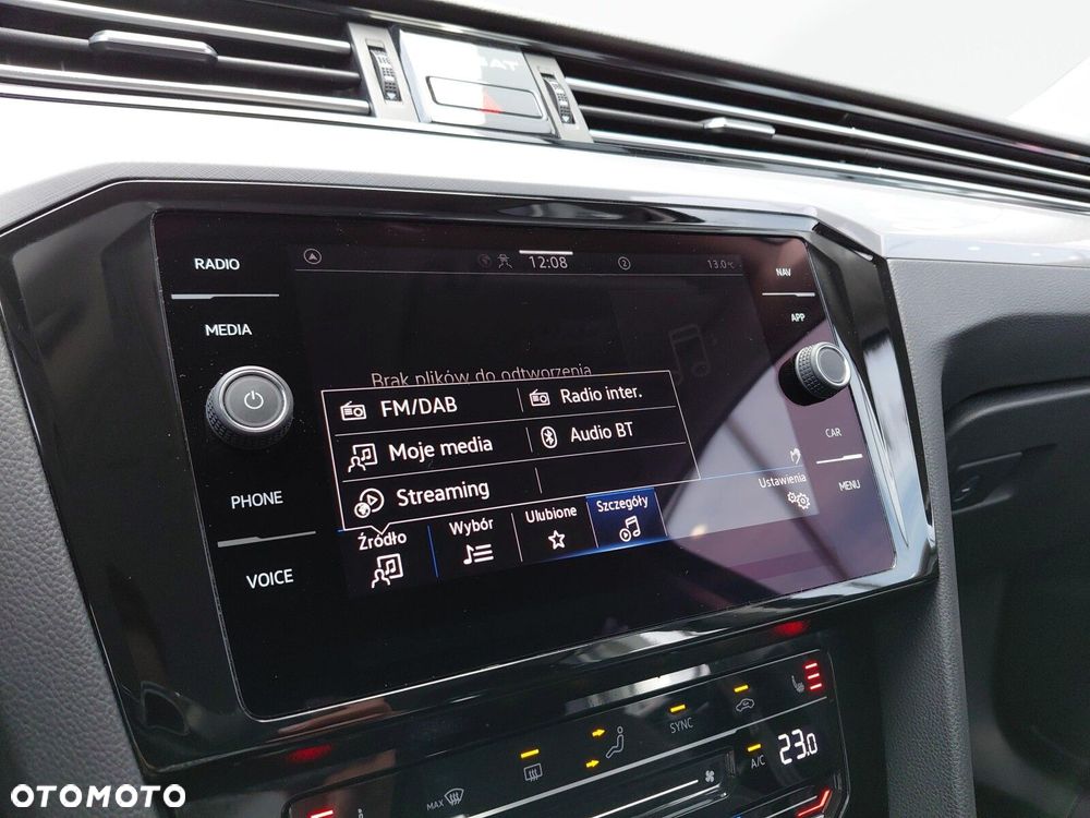 Volkswagen Passat Variant 2.0 TDI Business DSG - 29
