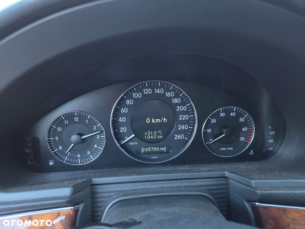 Mercedes-Benz Klasa E 500 4-Matic T Avantgarde - 11