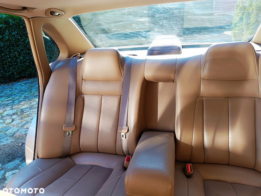 Toyota Avalon - 8