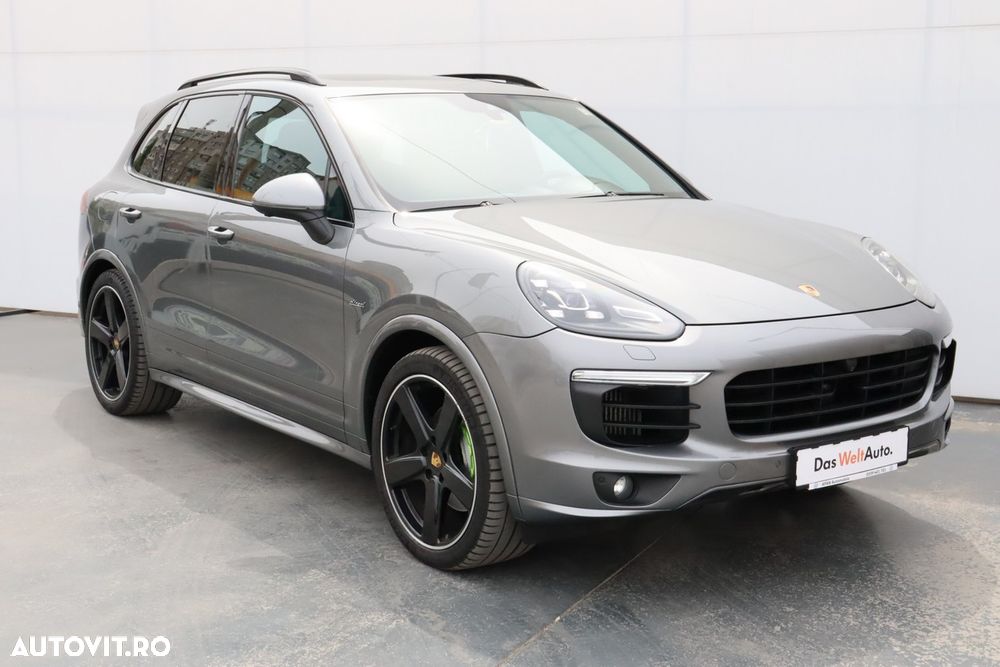 Porsche Cayenne 4.2 L S - 4