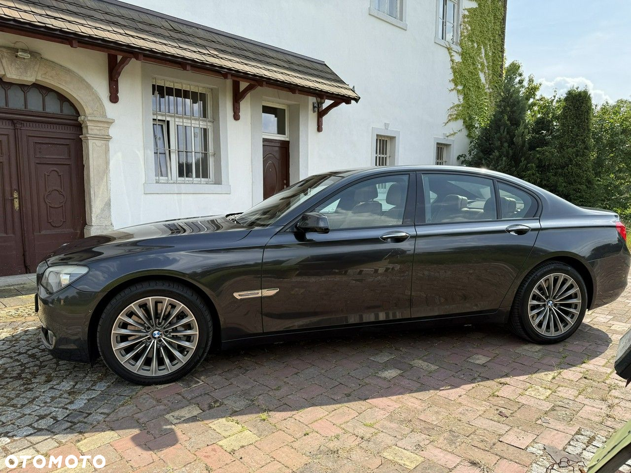 BMW Seria 7 750i - 21