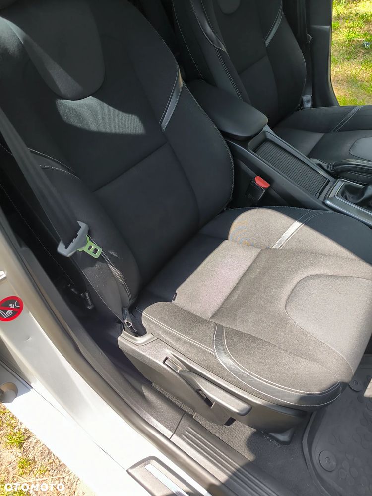 Volvo V40 D4 Drive-E Momentum - 33