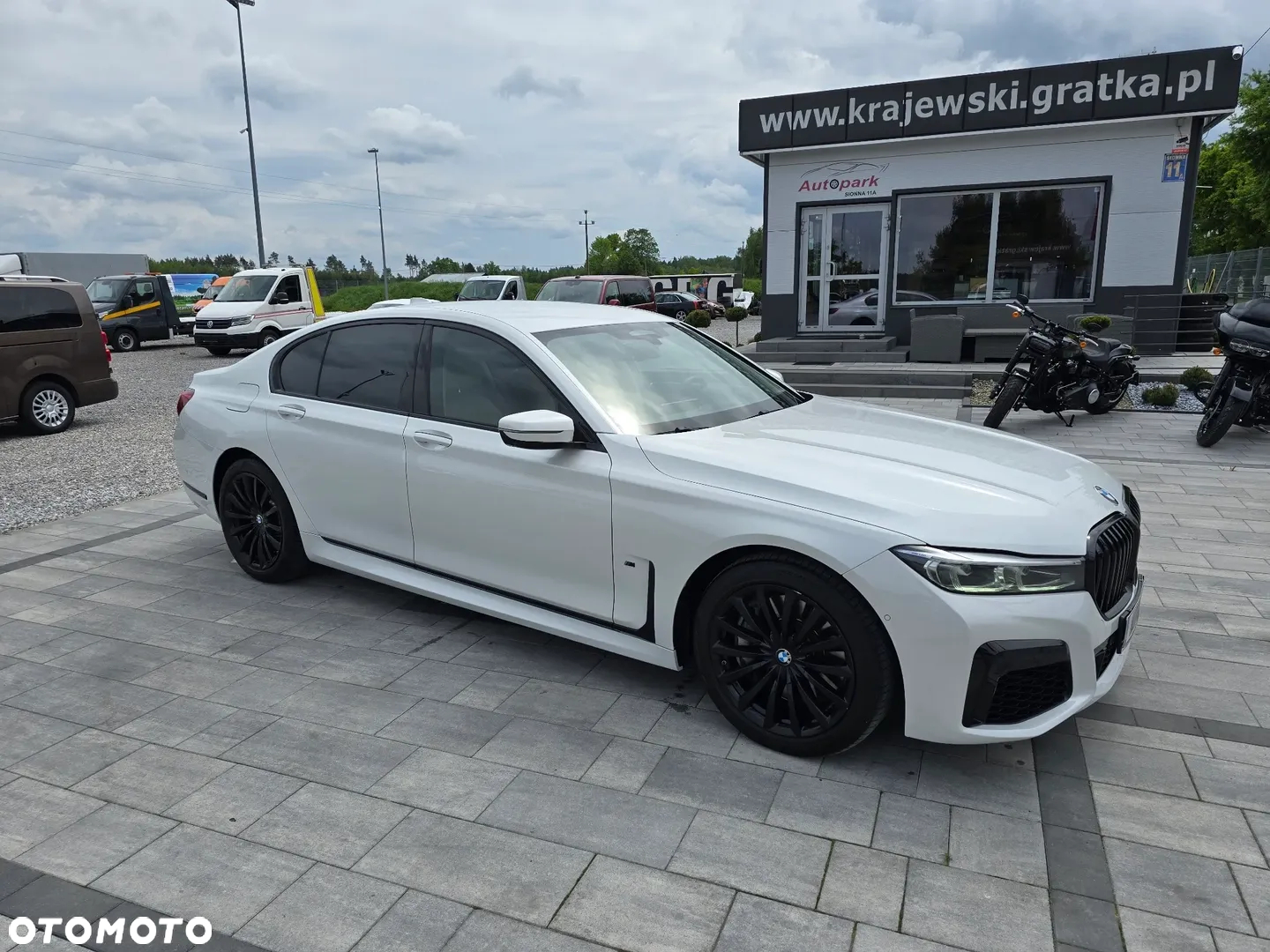 BMW Seria 7 750i xDrive sport - 3