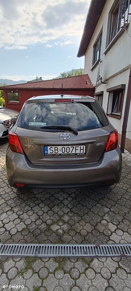 Toyota Yaris 2017 photo 3