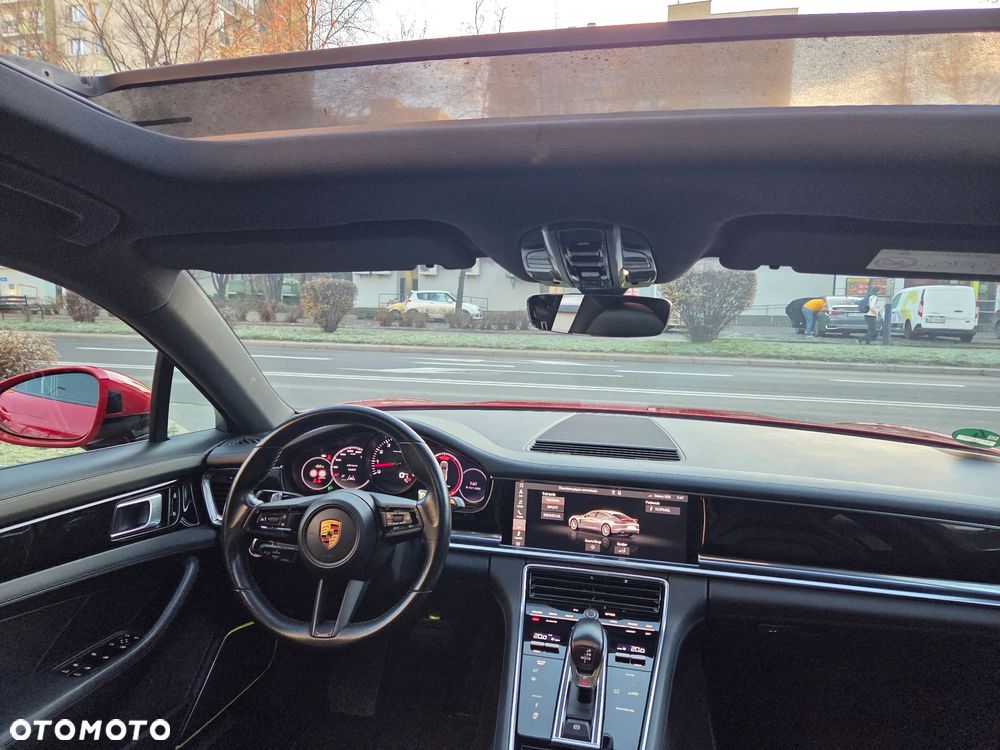 Porsche Panamera 4 - 36