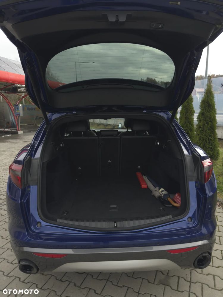 Alfa Romeo Stelvio 2.0 Turbo 16V AT8-Q4 Veloce - 29
