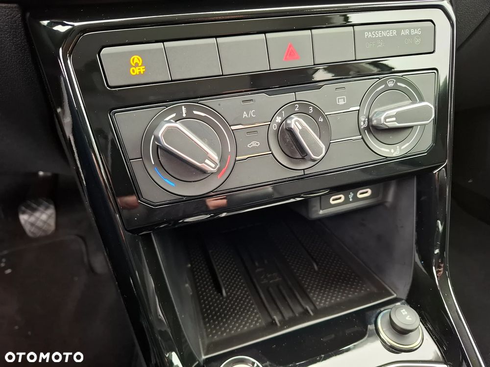 Volkswagen T-Cross 1.0 TSI Life Plus - 17