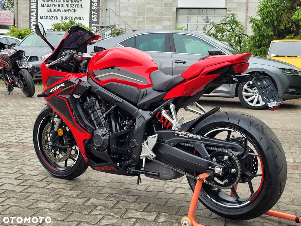 Honda CBR - 12