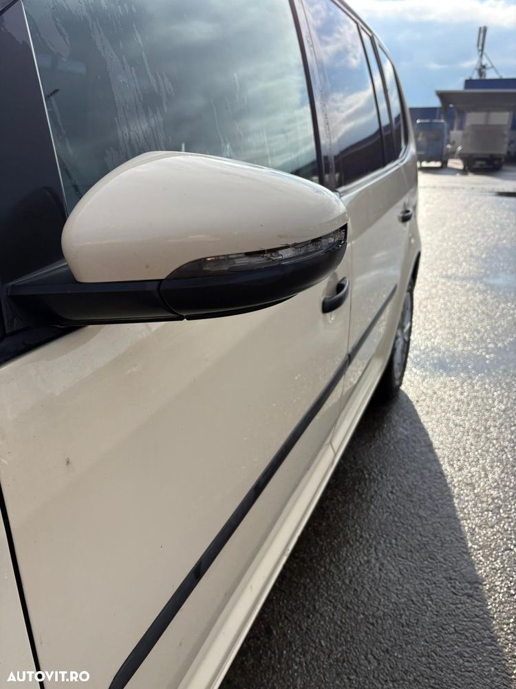 Volkswagen Touran - 14