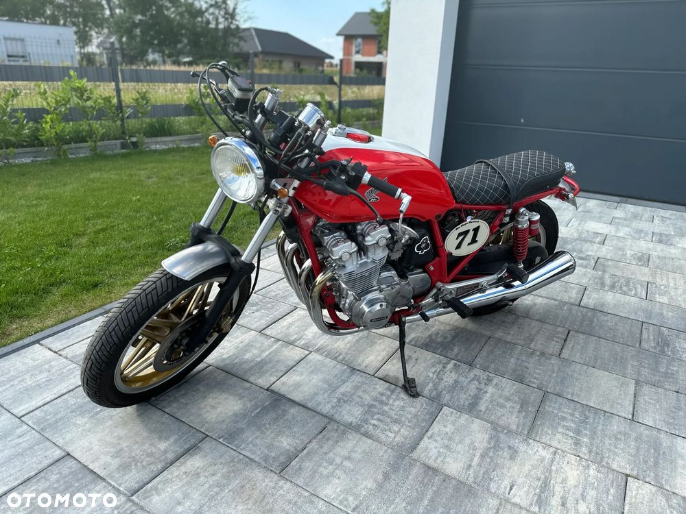 Honda CB - 12