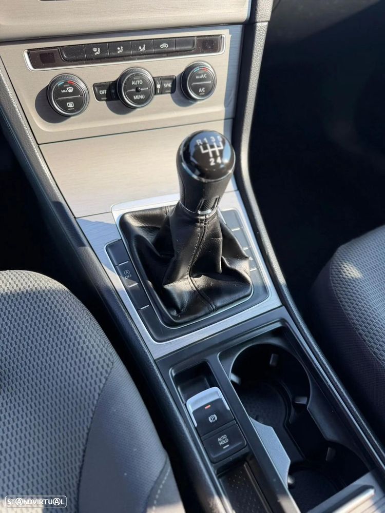 VW Golf 1.6 TDi R-Line - 5