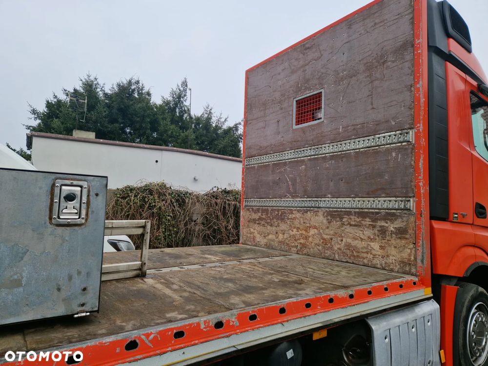 Zabudowa skrzyniowa Actros 6x2 - 7