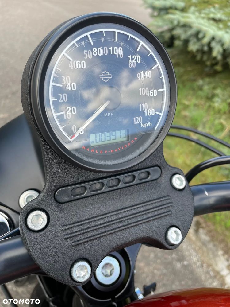 Harley-Davidson Sportster Iron 883 - 4