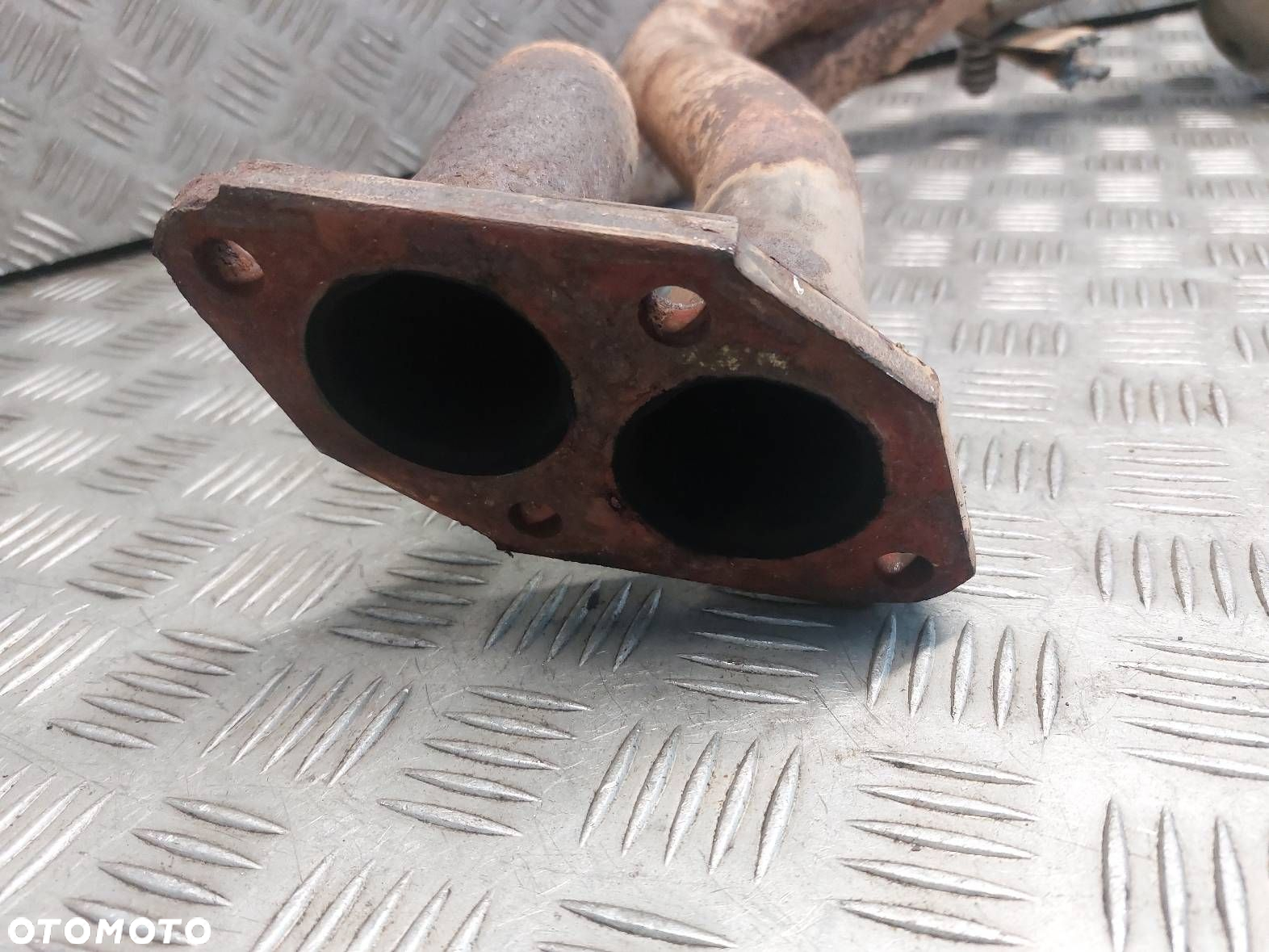 KATALIZATOR PUSTY RURA WYDECHOWA DWURURKA AUDI 80 B4 1.6 8V - 2