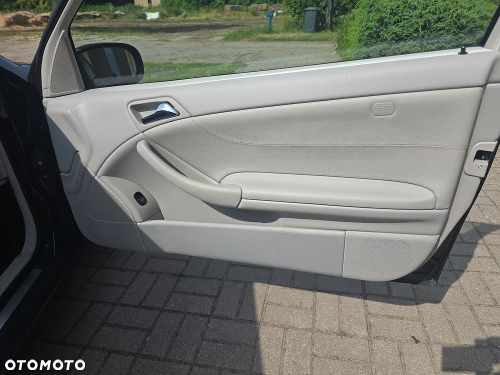 Mercedes-Benz Klasa C 200 Kompressor Automatik - 23