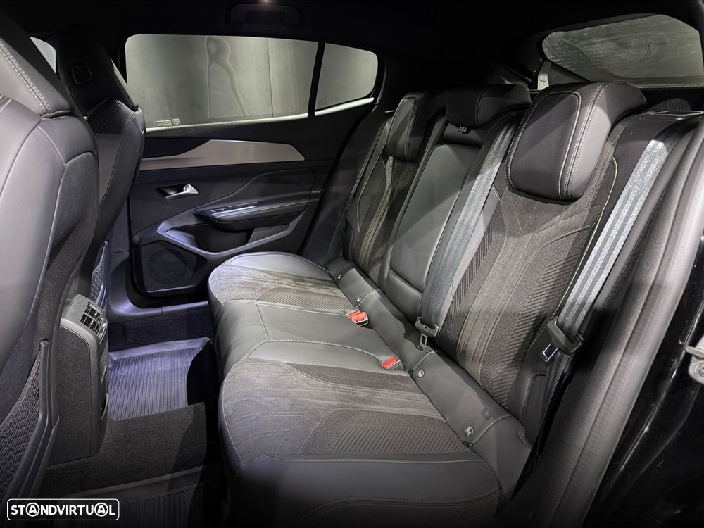 Peugeot 408 1.2 PureTech GT EAT8 - 36