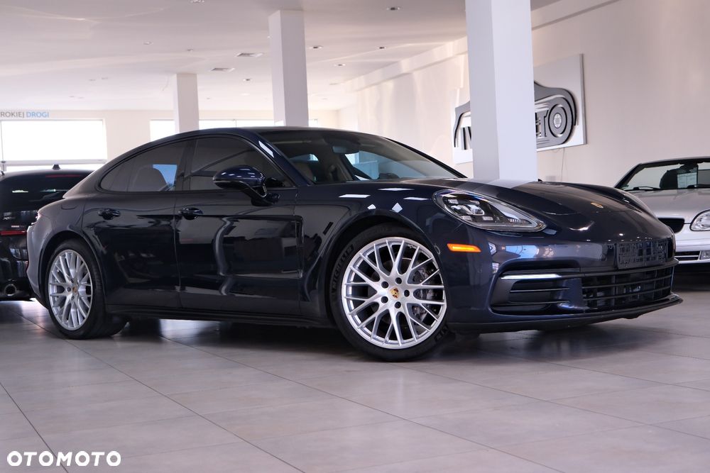 Porsche Panamera - 3