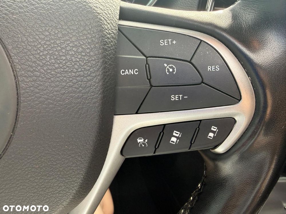 Jeep Grand Cherokee - 9