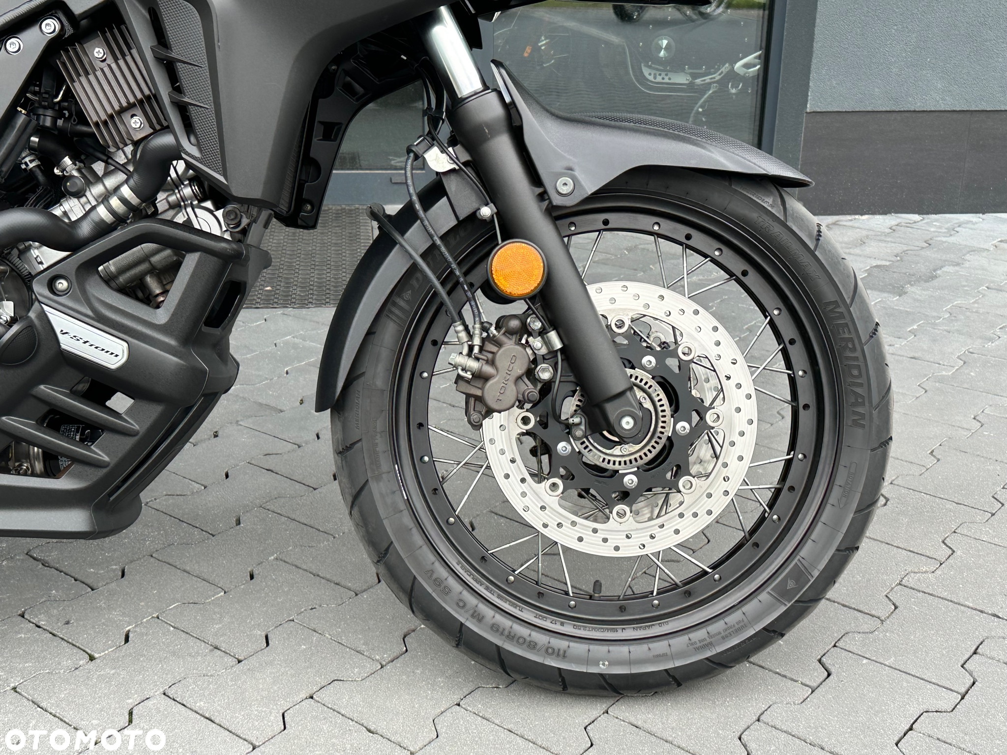 Suzuki V-STROM - 13